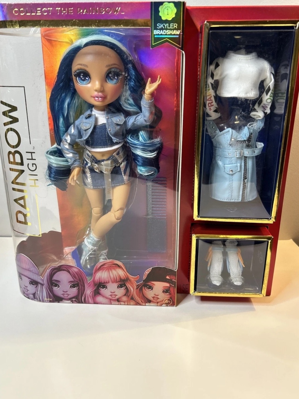 Rainbow High Skyler Bradshaw Blue Fashion Doll with Outfit Set
